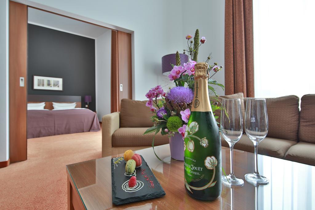 Dorint Hotel Am Dom Erfurt Bagian luar foto